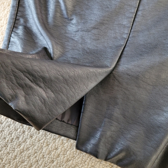 H&M FAUX LEATHER SKIRT SIZE 6 - Picture 2 of 4